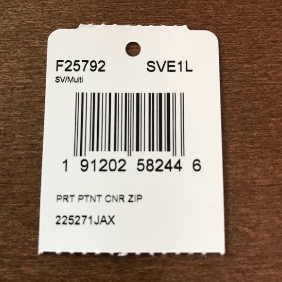 Coach Patent Rose Pattern Zip Wristlet 7x4.25” - Picture 6 of 6